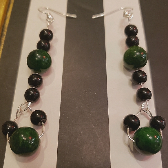 Handmade Black & Green Dangle Earrings - Picture 2 of 2